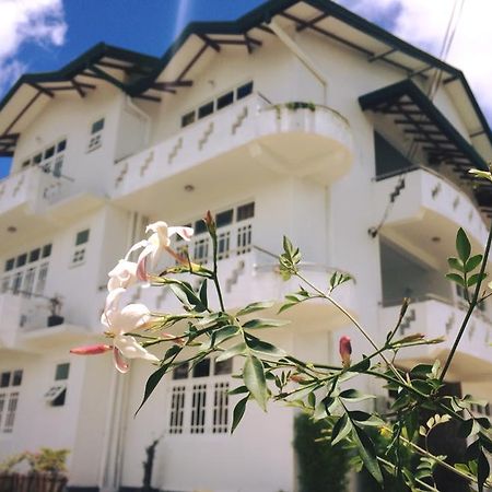 Lake View Hotel & Bungalow Нувара-Элия Экстерьер фото